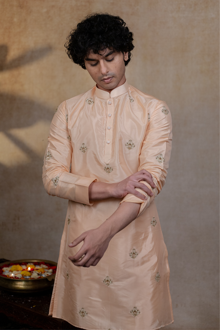Ananta Pattu Kurta