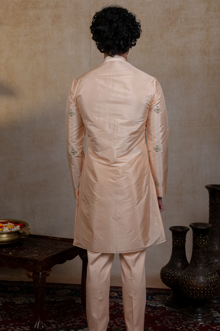 Ananta Pattu Kurta